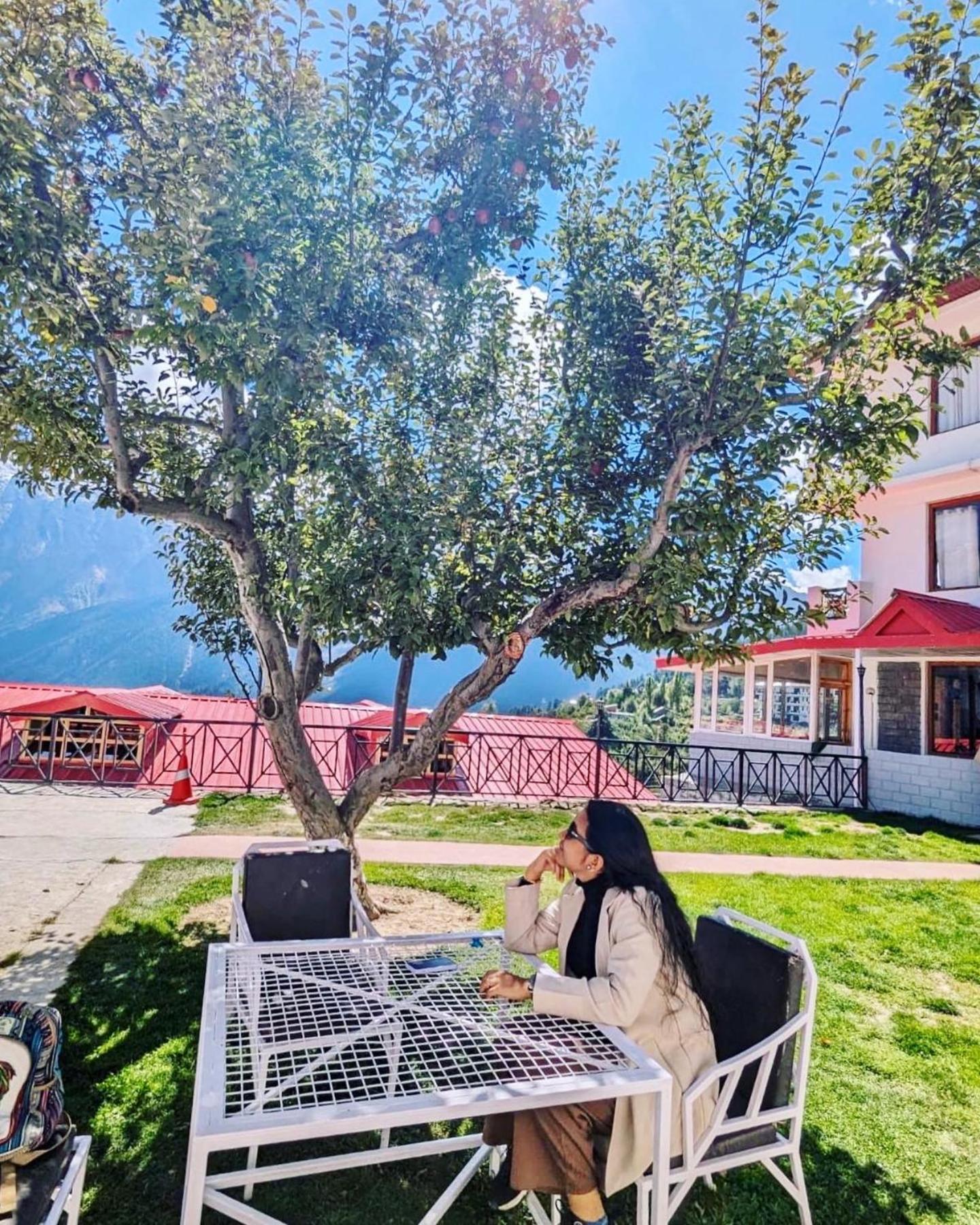 Hotel Rollingrang Kalpa Exterior foto